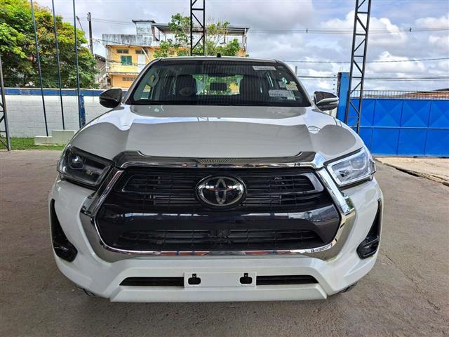 TOYOTA HILUX 2022 CD SRX  2.8 DIESEL